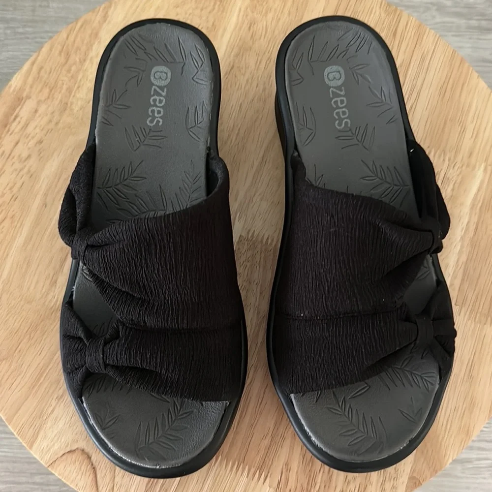 Bzees Smile More Bow-Strap Washable Sandal